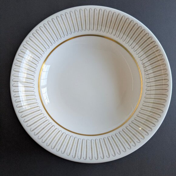 Royal Albert "Capri" Round Vegetable Bowl 9.25" - Picture 2 of 6